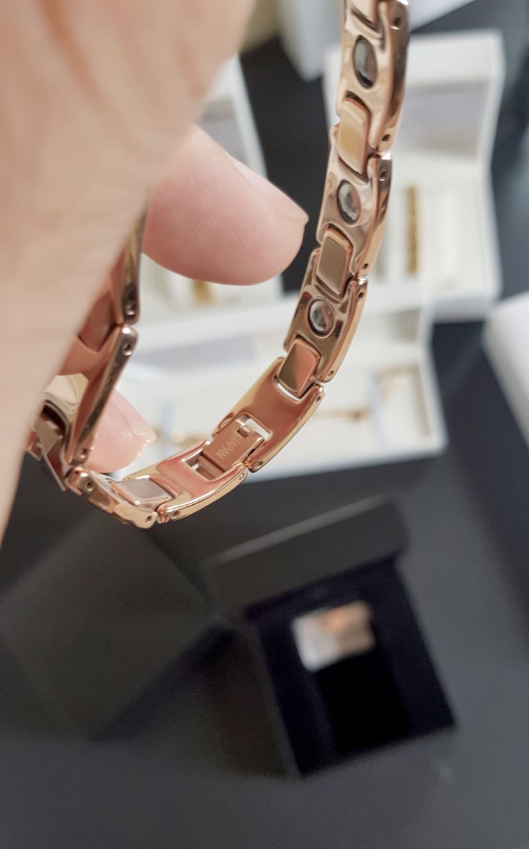 Vòng đeo tay chống đột quỵ